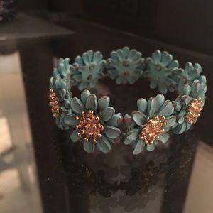 Cute flower bracelet